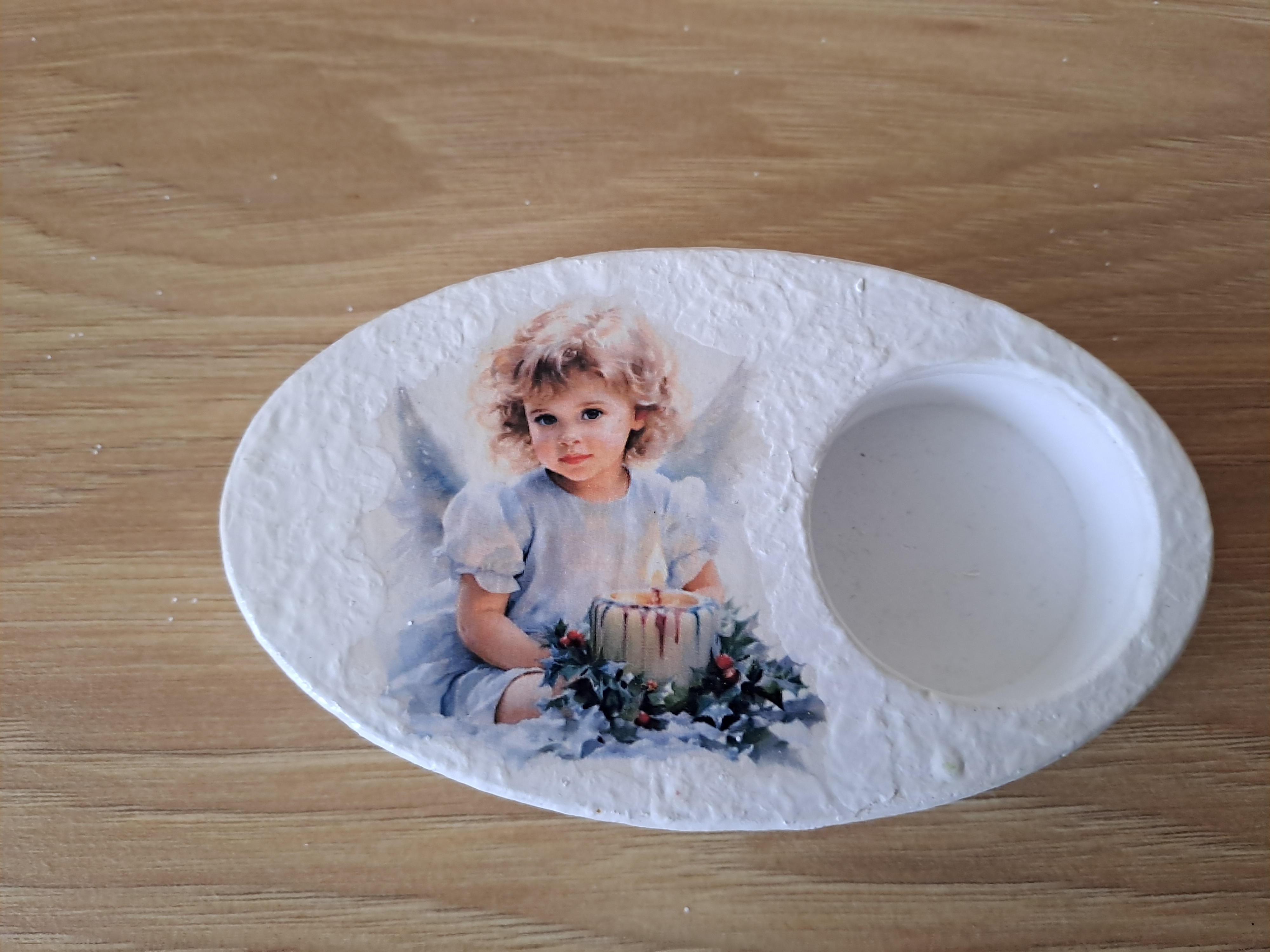 Svícen na čajovou svíčku - ovál - andílek se svíčkou