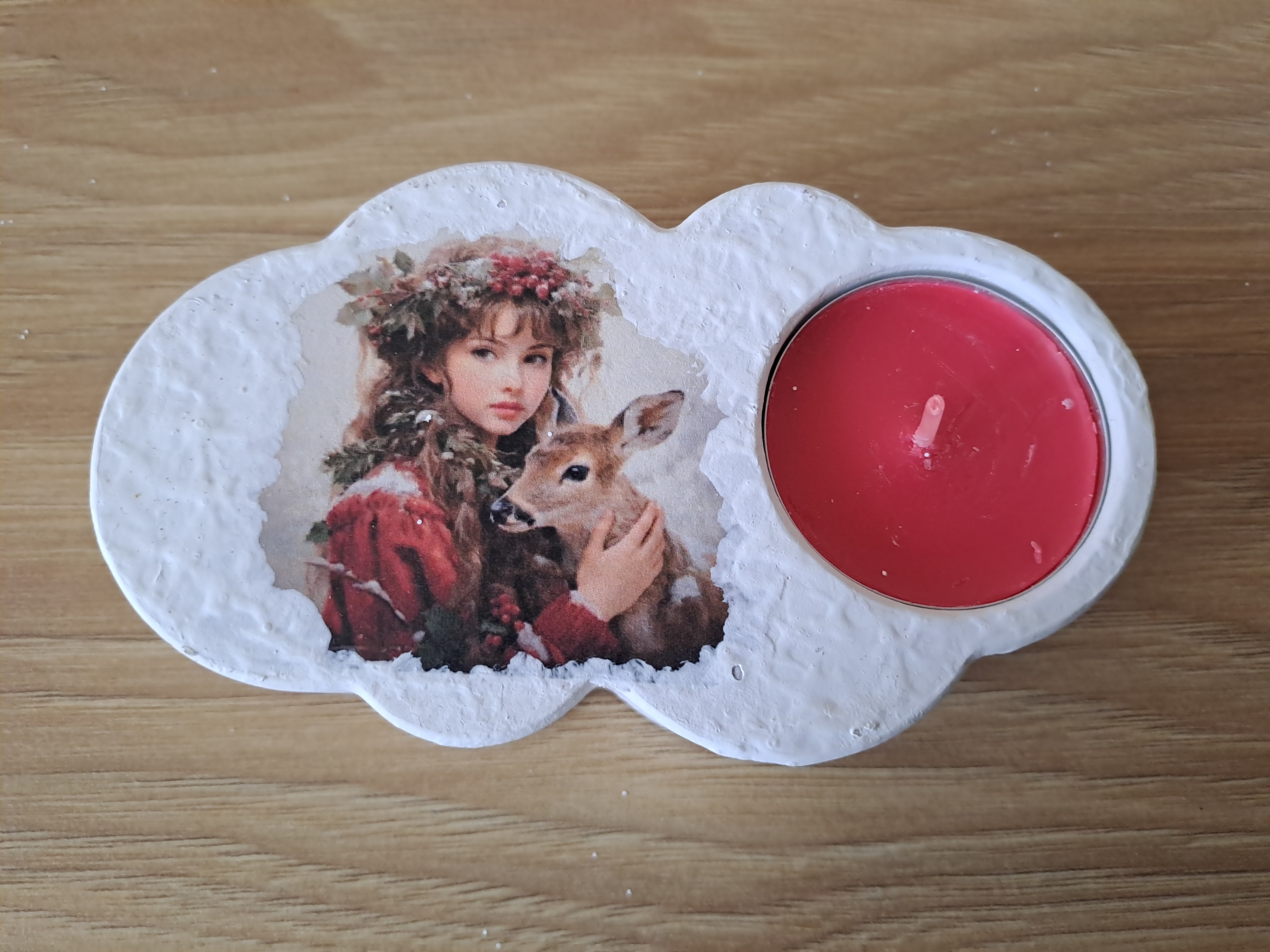 Svícen na čajovou svíčku - ovál - dívka se srnkou 