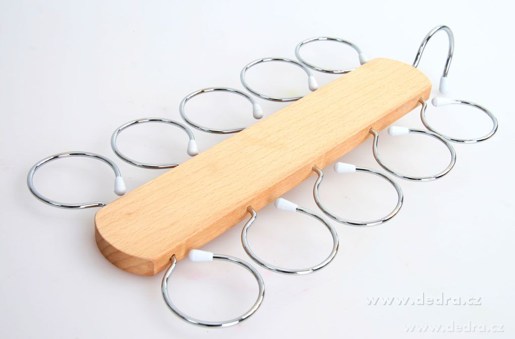 Šátkovník pro přehledné zavěšení šátků a šál