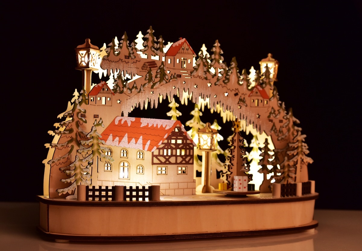  lesní svítící vesnička s kolotočem 35 cm